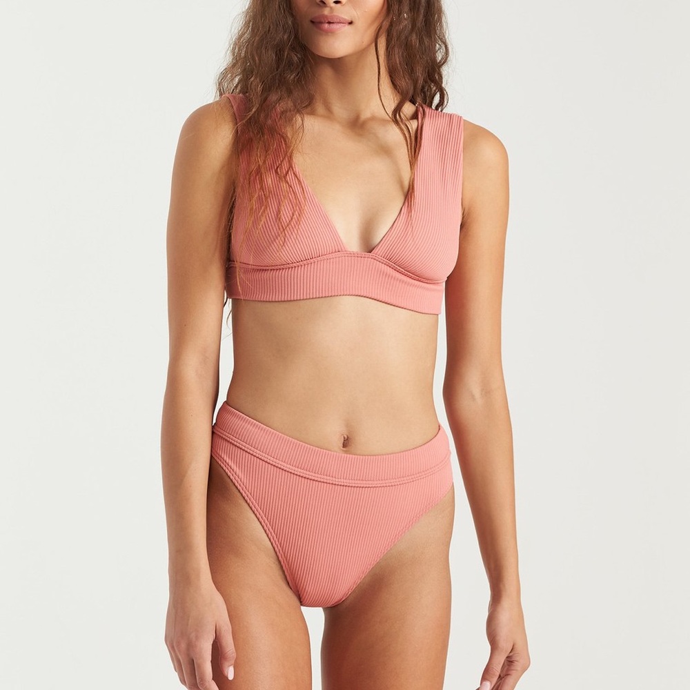 Billabong Sand Dunes Top and Bottom